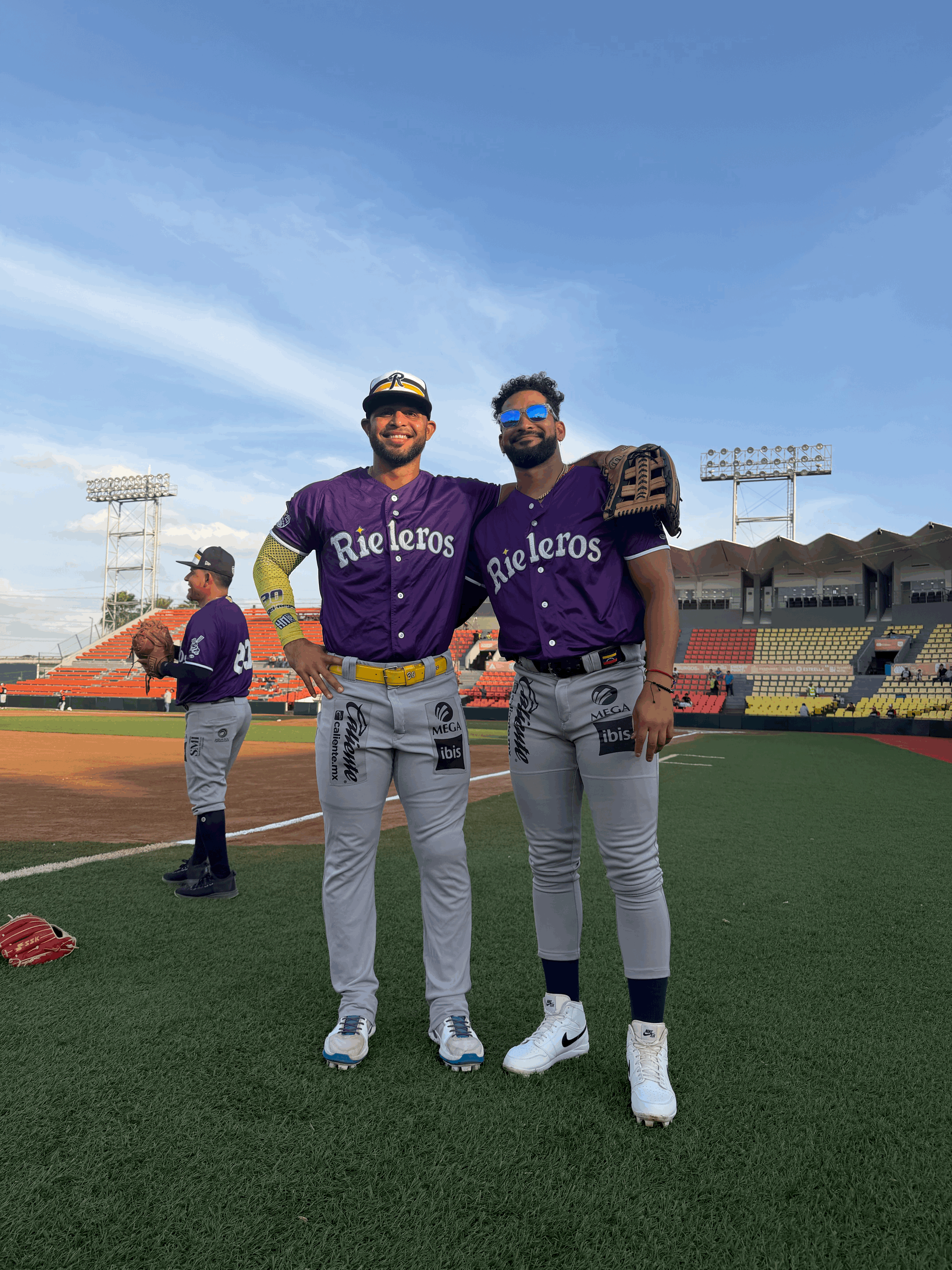 Rieleros gana el primero a Durango en un duelo de volteretas en Reynosa