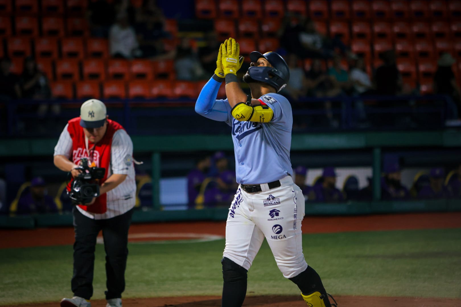 Rieleros arranca serie en Monterrey; hay movimientos en roster