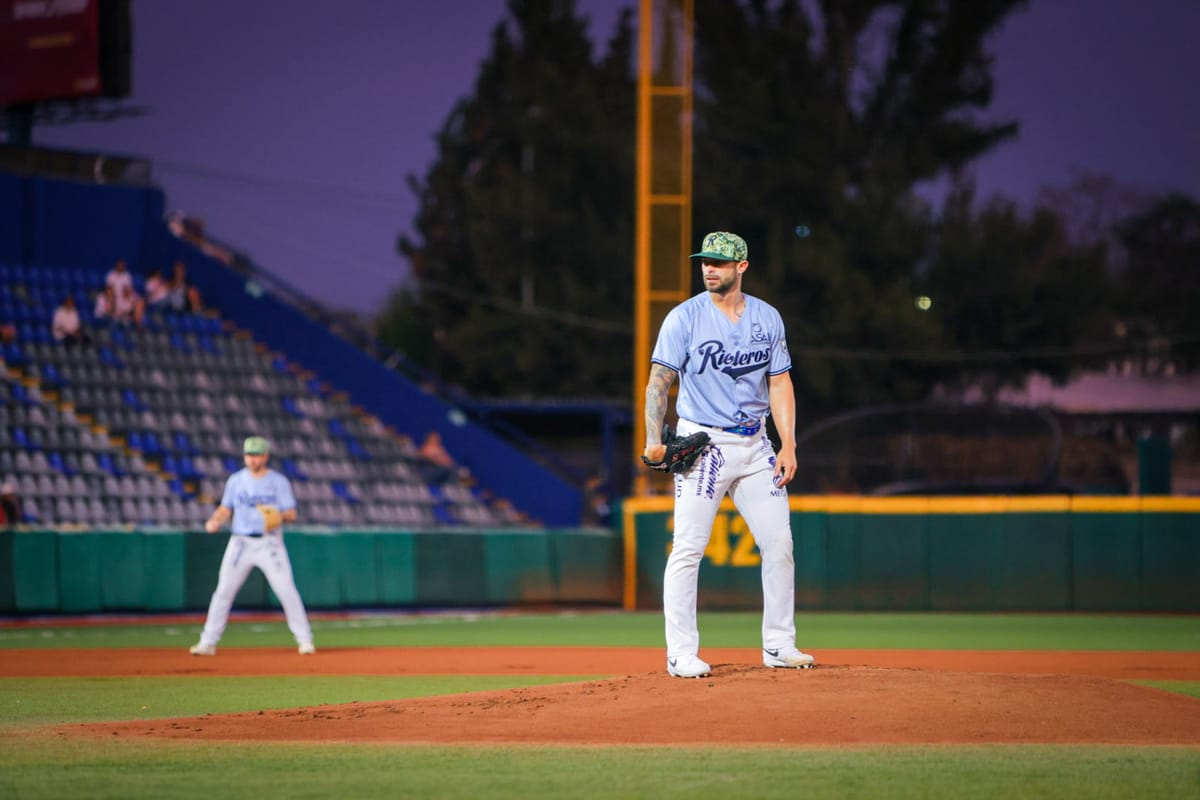 Rieleros vuelve a casa y vence a Dos Laredos en el arranque de la serie