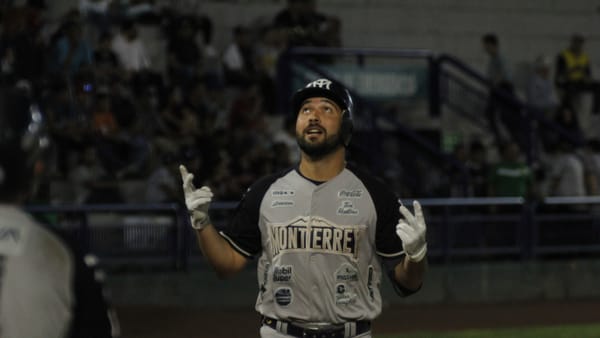 Rieleros: Con tres jonrones Sultanes gana el primero