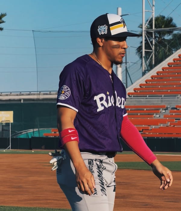 Rieleros reacciona con poderoso rally y vence 4-8 a Caliente en el López Mateos