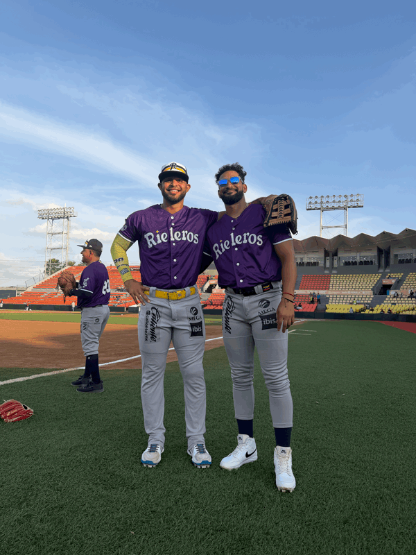 Rieleros gana el primero a Durango en un duelo de volteretas en Reynosa