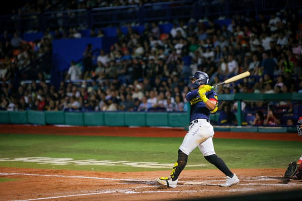Rieleros pega primero ante Toros en noche de volteretas